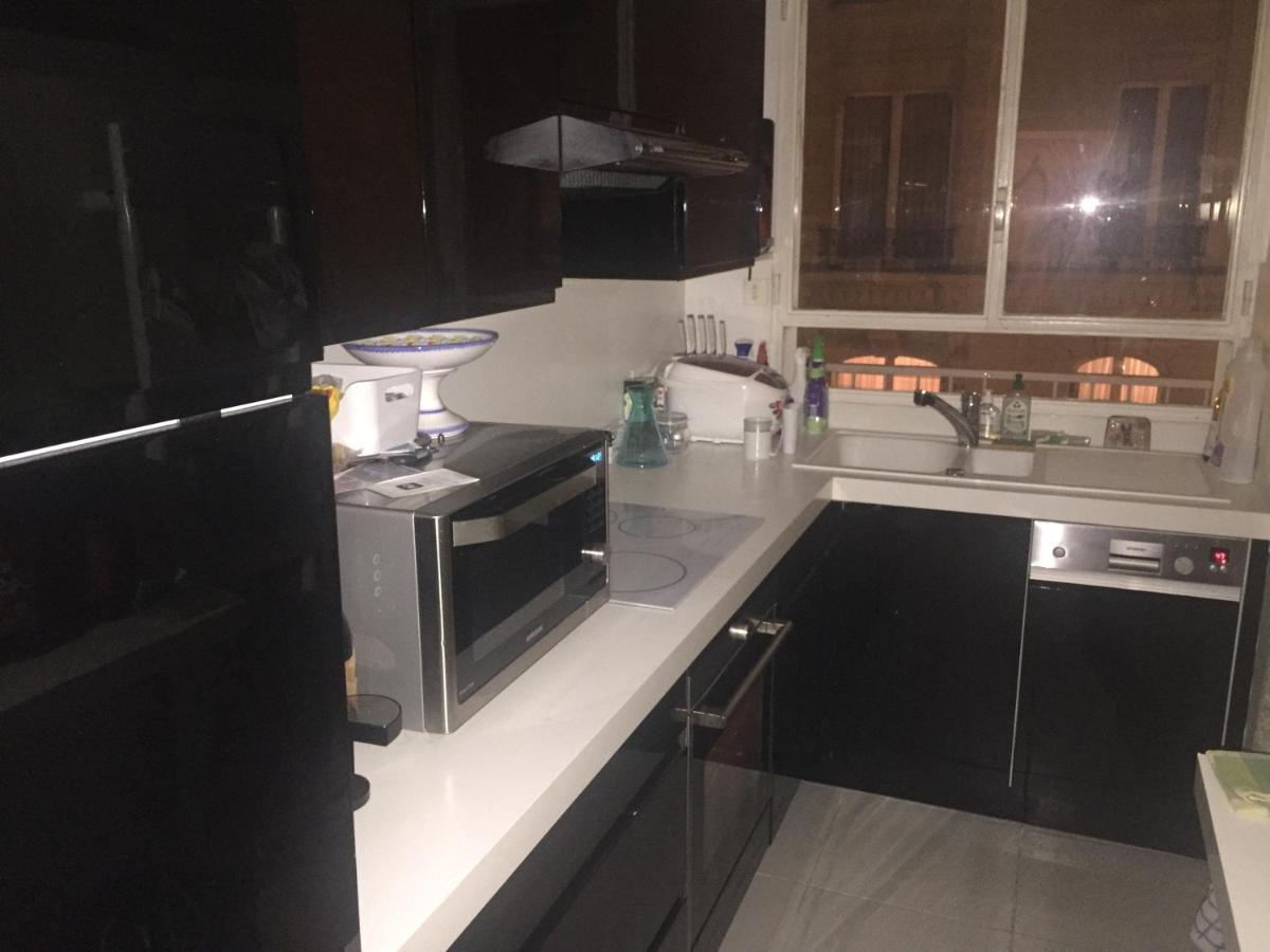 Private Bedrooms Near Eiffel Tower Париж Экстерьер фото